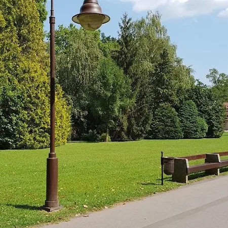 Отель Rozsa Apartman Хевиз