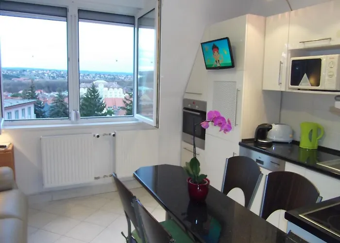 Rozsa Apartman Отель Хевиз
